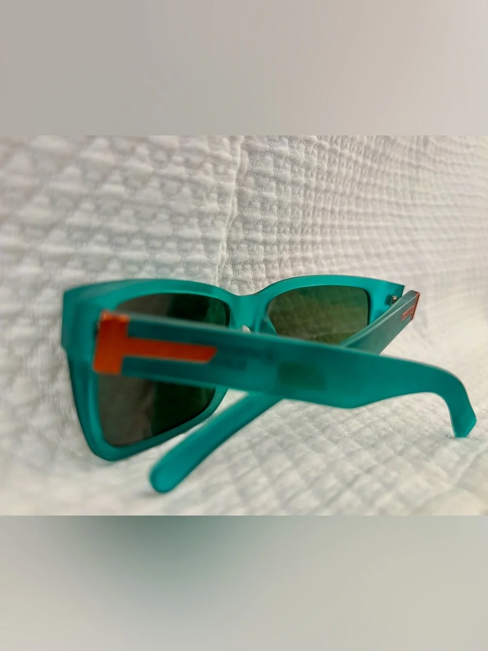Von Zipper bold teal
